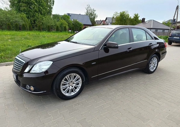 Mercedes-Benz Klasa E cena 52000 przebieg: 130000, rok produkcji 2010 z Łapy małe 326